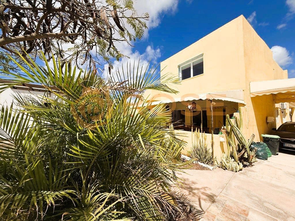 7 bedroom Bungalow for sale in El Salobre with pool garage - € 649,000 (Ref: 9694312)