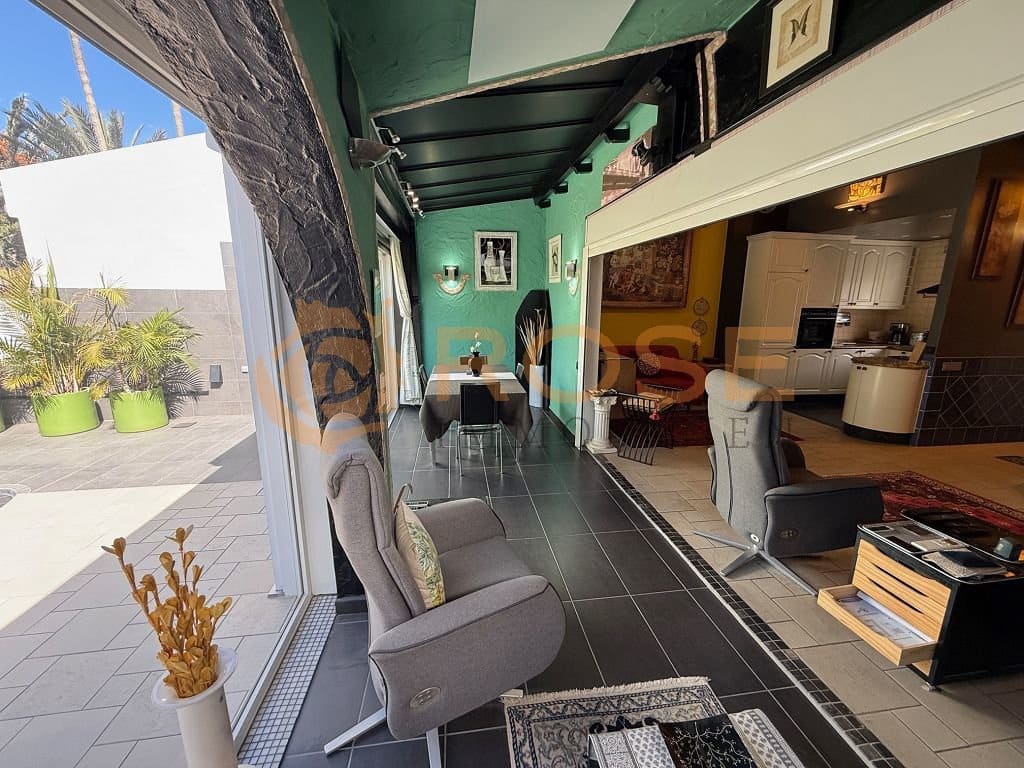 2 soveværelse Bungalow til salg i Playa del Ingles med swimmingpool garage - € 650.000 (Ref: 9782190)