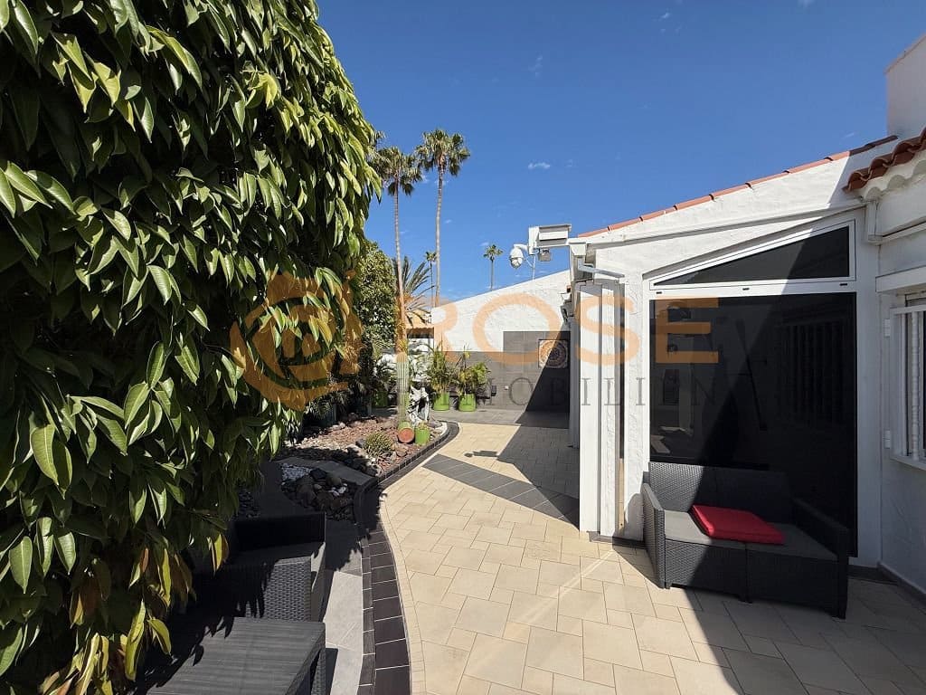 2 soveværelse Bungalow til salg i Playa del Ingles med swimmingpool garage - € 650.000 (Ref: 9782190)