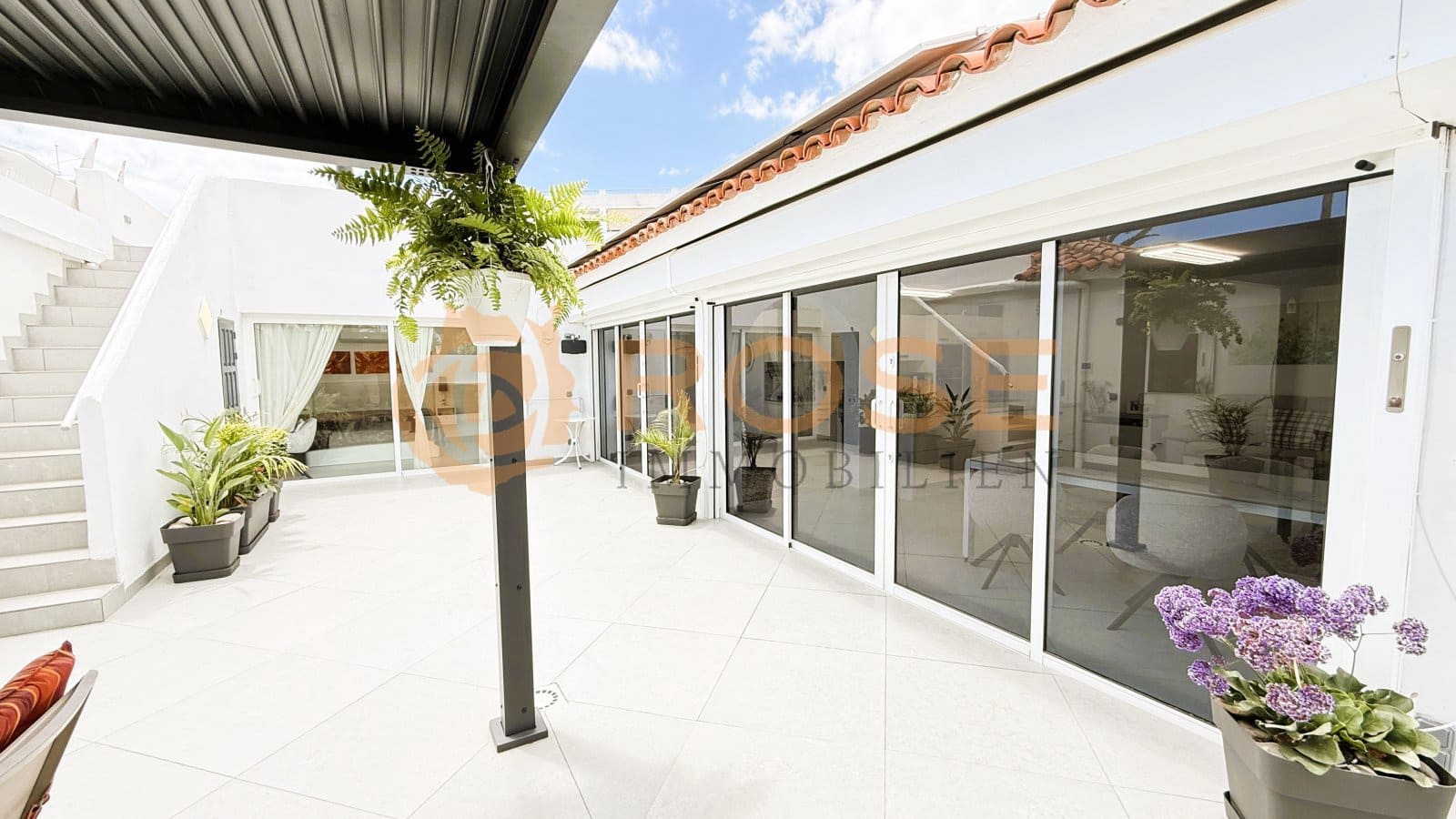 Bungalow de 2 habitaciones en Playa del Inglés en venta - 1.450.000 € (Ref: 9802739)