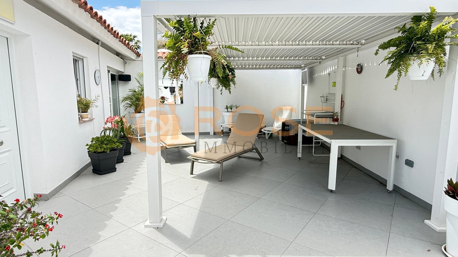 Bungalow de 2 habitaciones en Playa del Inglés en venta - 1.450.000 € (Ref: 9802739)