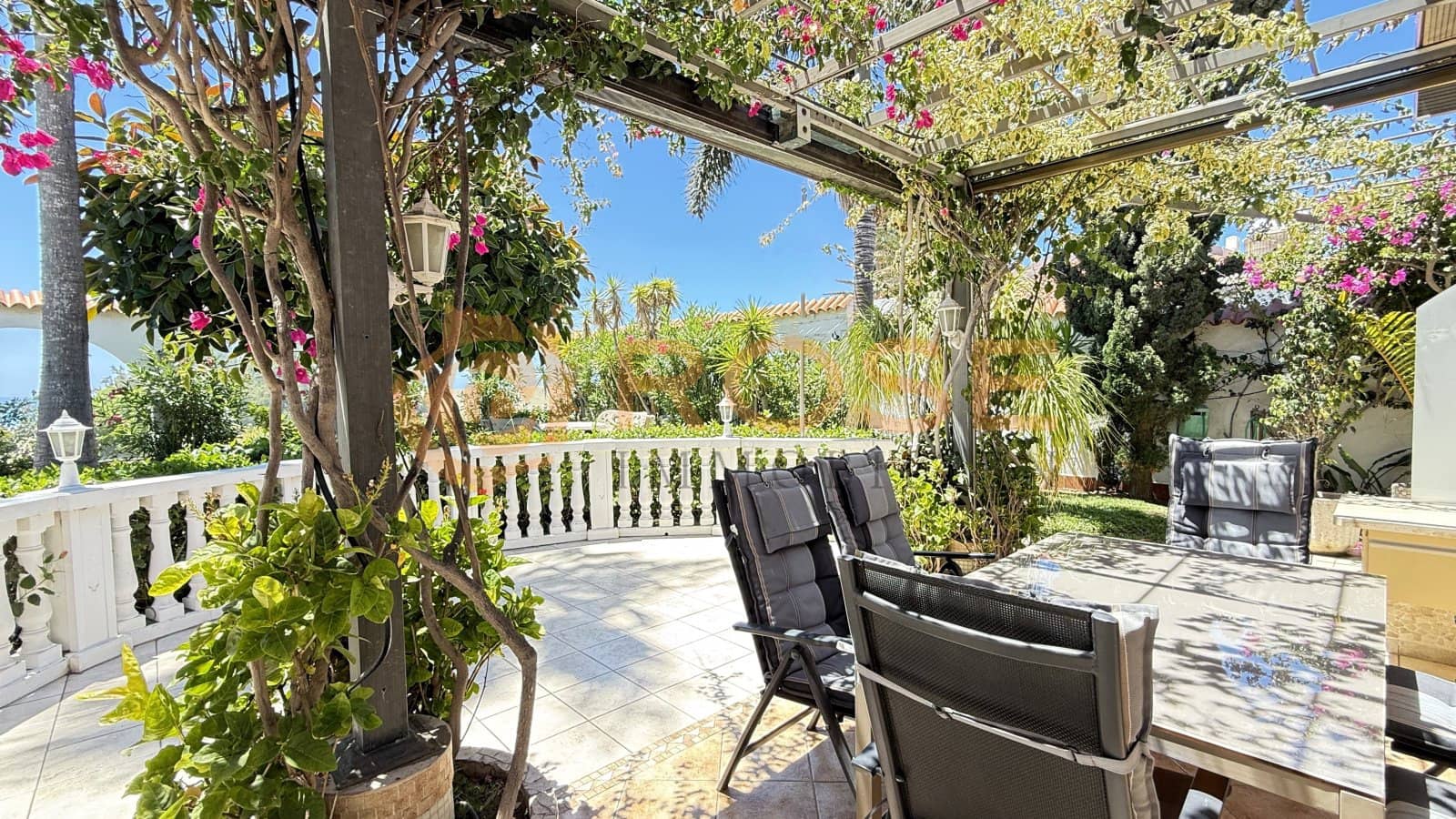 4 soverom Bungalow til salgs i Playa del Ingles med svømmebasseng garasje - € 1 590 000 (Ref: 9869689)