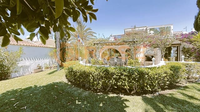 4 soverom Bungalow til salgs i Playa del Inglés, San Bartolomé de Tirajana med svømmebasseng garasje - € 1 590 000 (Ref: 9869689)