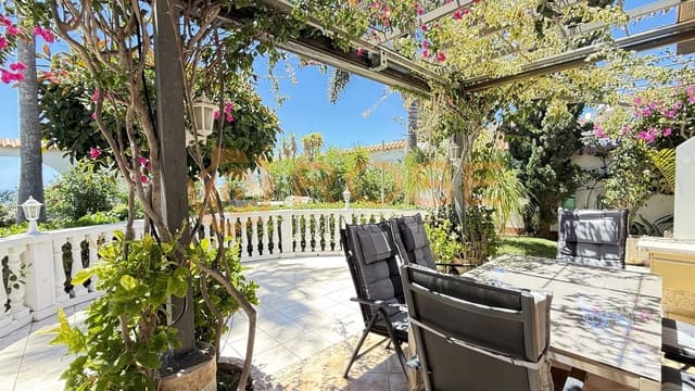4 soverom Bungalow til salgs i Playa del Inglés, San Bartolomé de Tirajana med svømmebasseng garasje - € 1 590 000 (Ref: 9869689)