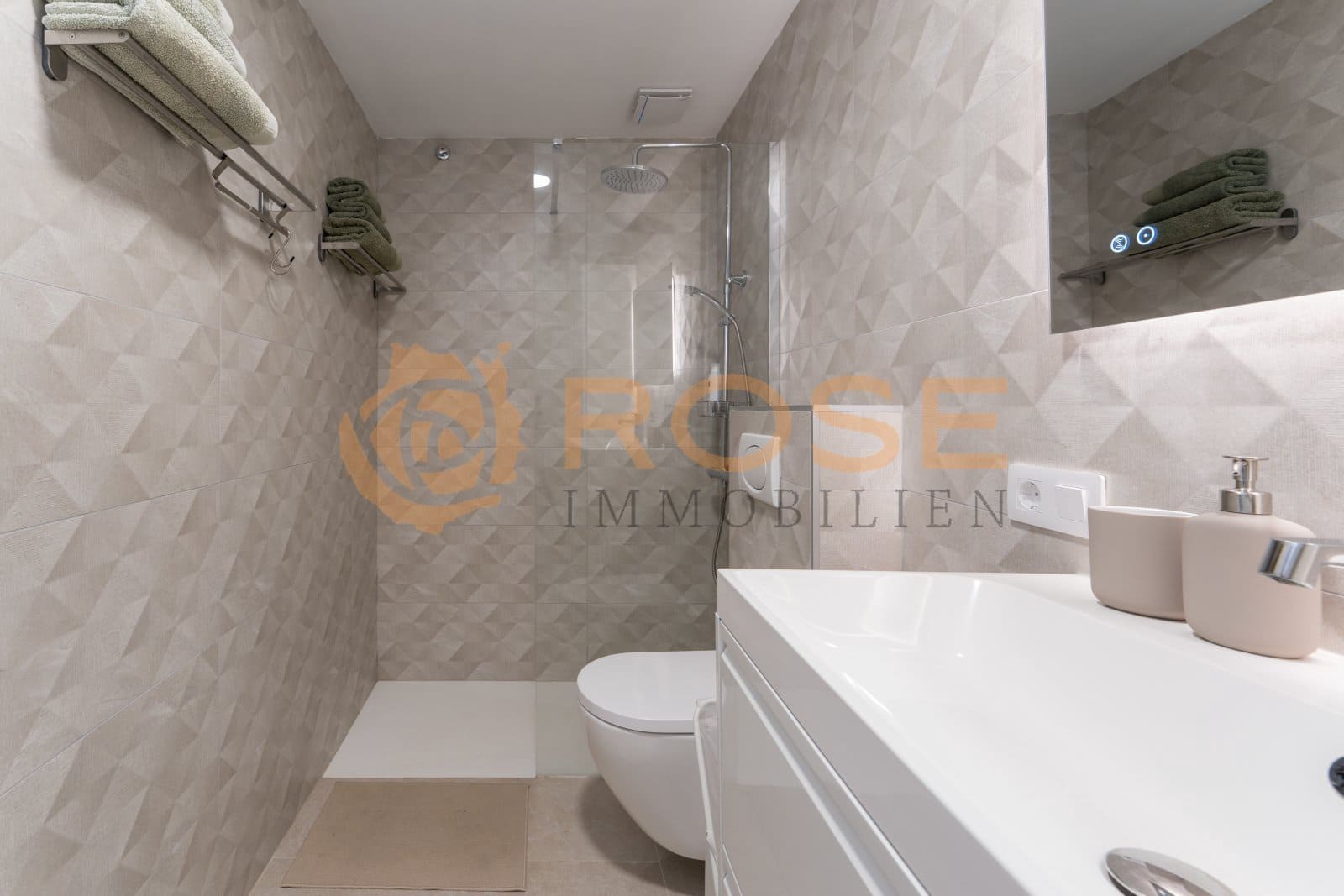 2 sypialnia Bungalow na sprzedaż w Maspalomas z basenem garażem - 330 000 € (Ref: 9989929)