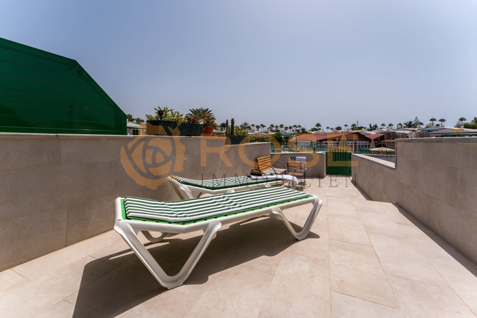 2 sypialnia Bungalow na sprzedaż w Maspalomas z basenem garażem - 330 000 € (Ref: 9989929)