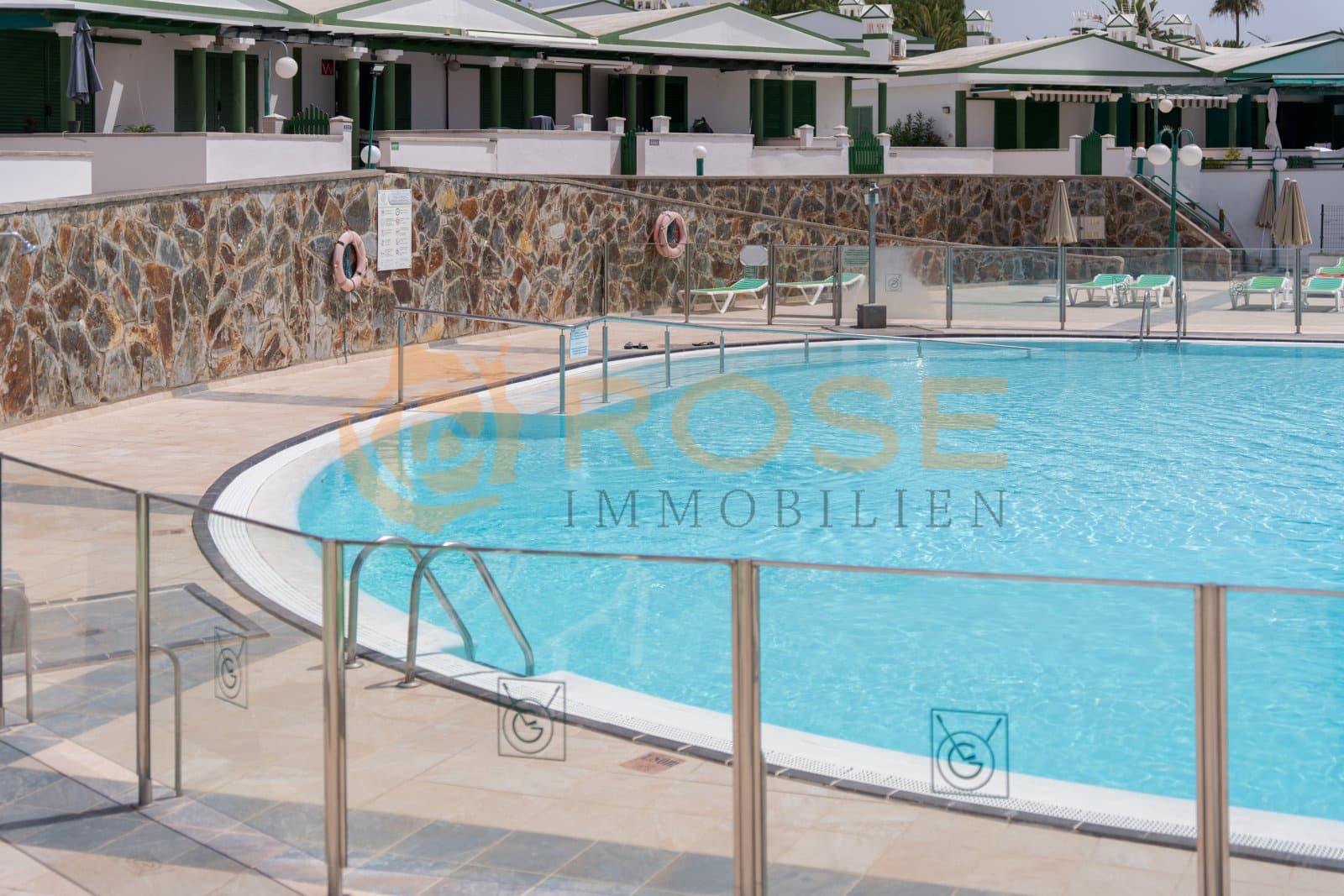 2 sypialnia Bungalow na sprzedaż w Maspalomas z basenem garażem - 330 000 € (Ref: 9989929)