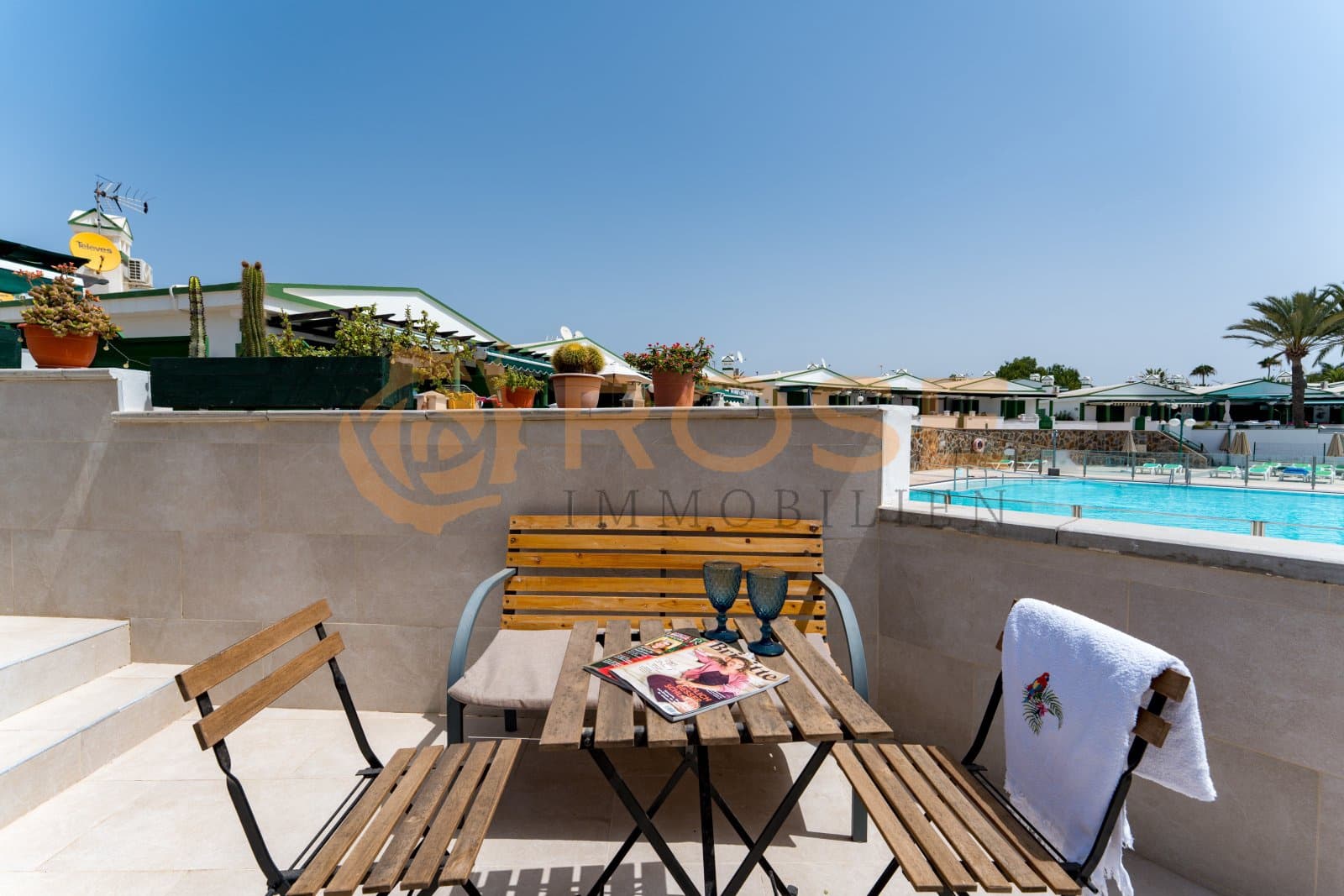 2 sypialnia Bungalow na sprzedaż w Maspalomas z basenem garażem - 330 000 € (Ref: 9989929)
