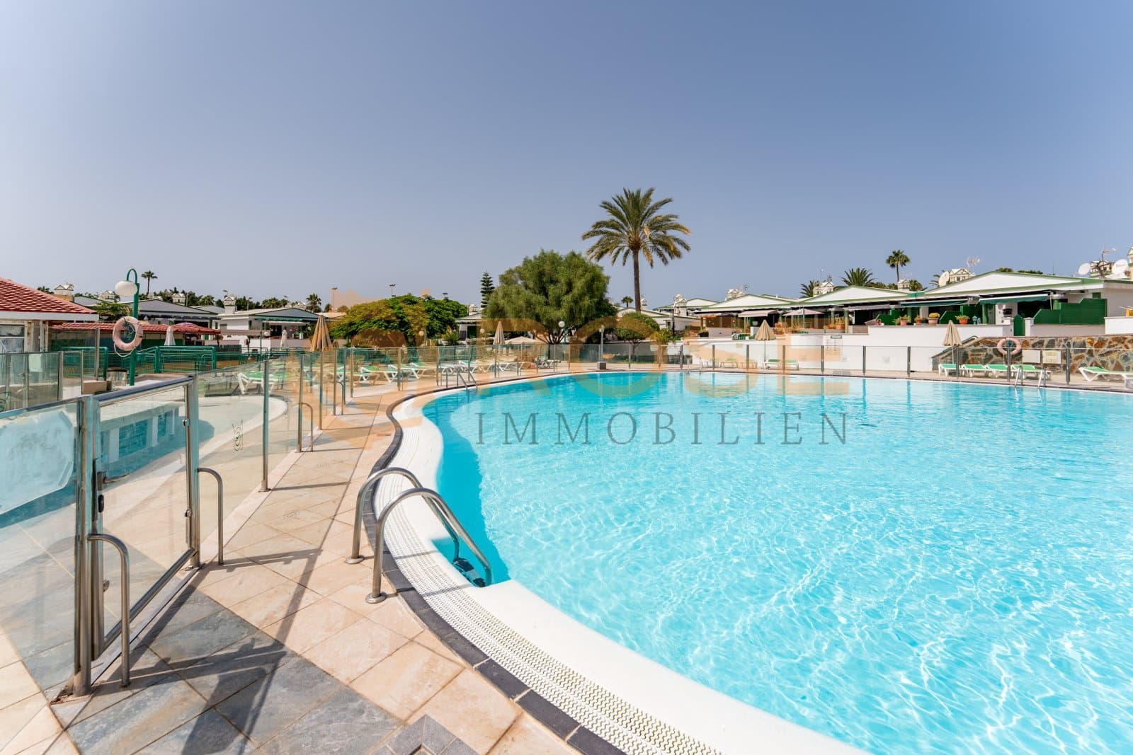 2 sypialnia Bungalow na sprzedaż w Maspalomas z basenem garażem - 330 000 € (Ref: 9989929)