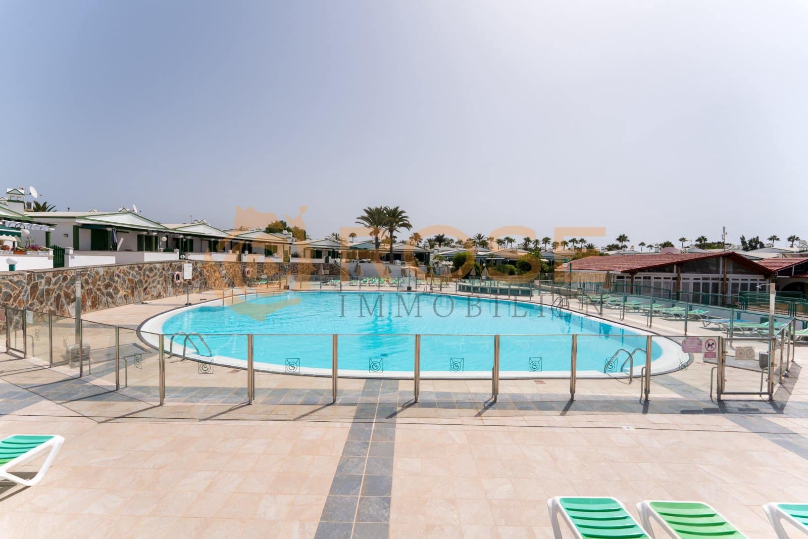 2 sypialnia Bungalow na sprzedaż w Maspalomas z basenem garażem - 330 000 € (Ref: 9989929)