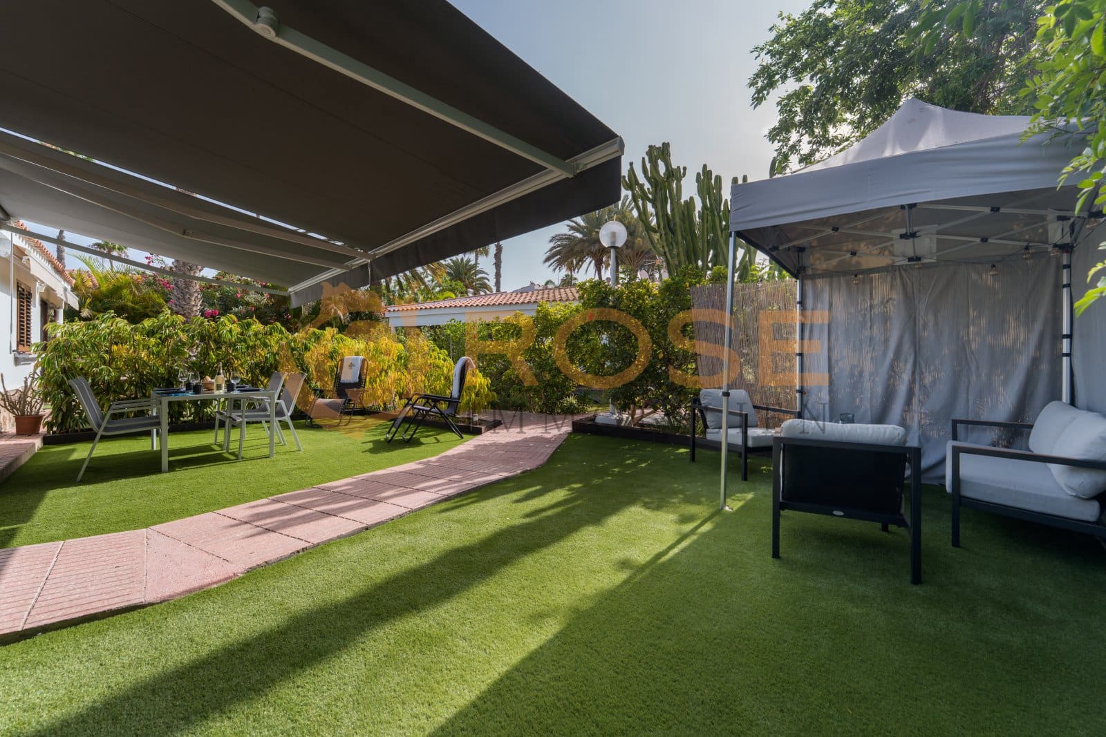 2 bedroom Bungalow for sale in Maspalomas with pool garage - € 495,000 (Ref: 9989930)