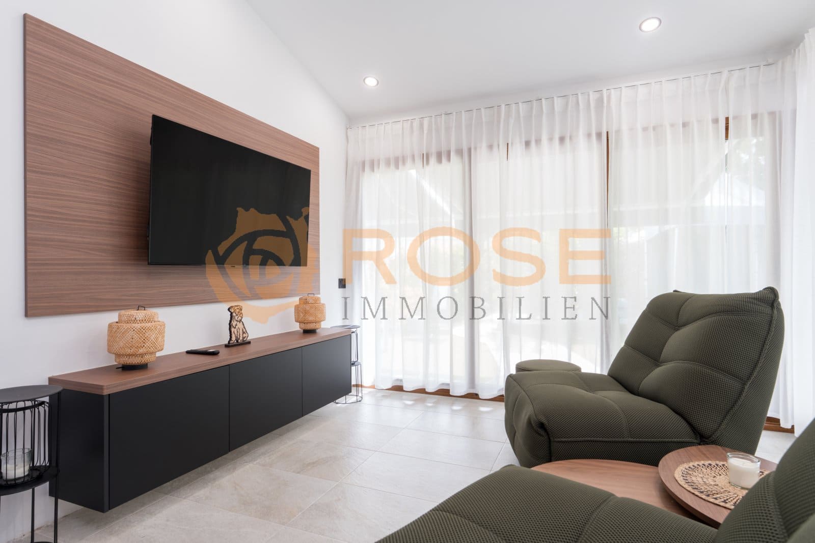 2 bedroom Bungalow for sale in Maspalomas with pool garage - € 495,000 (Ref: 9989930)