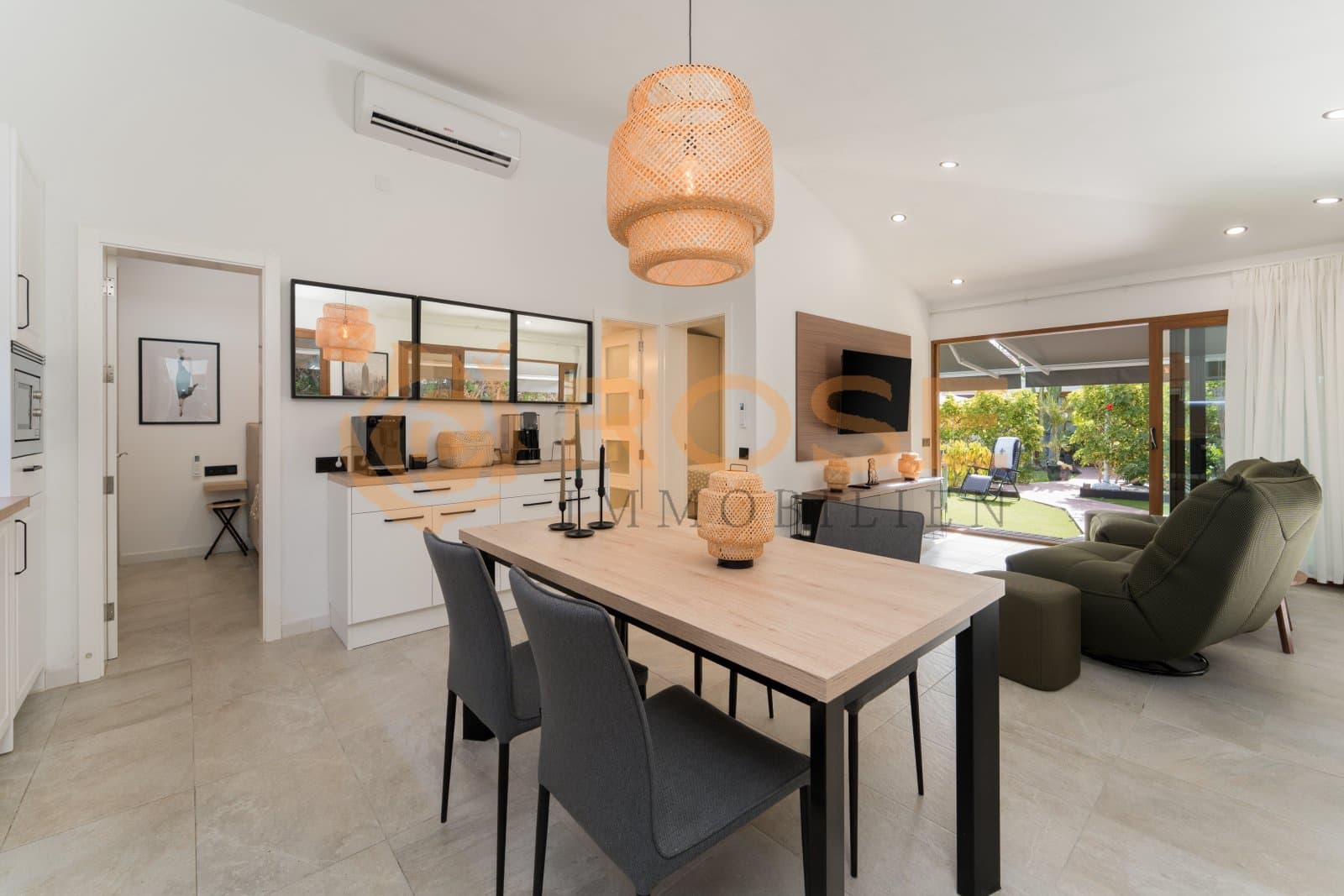 2 bedroom Bungalow for sale in Maspalomas with pool garage - € 495,000 (Ref: 9989930)