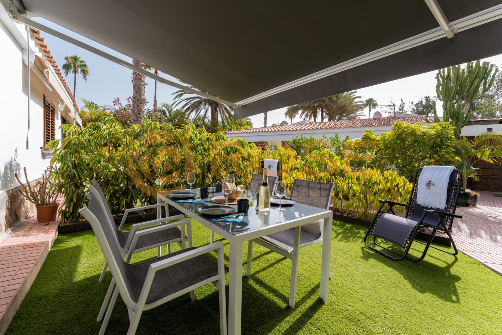 2 bedroom Bungalow for sale in Maspalomas with pool garage - € 495,000 (Ref: 9989930)