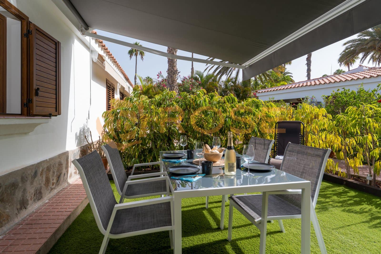 2 bedroom Bungalow for sale in Maspalomas with pool garage - € 495,000 (Ref: 9989930)