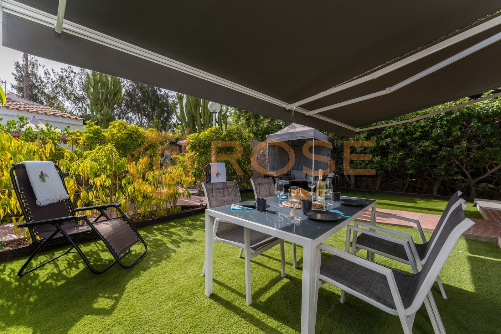2 bedroom Bungalow for sale in Maspalomas with pool garage - € 495,000 (Ref: 9989930)