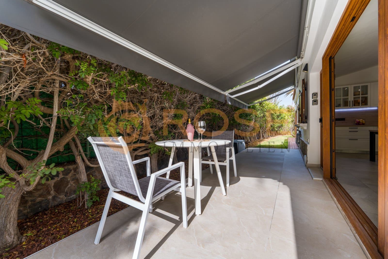 2 bedroom Bungalow for sale in Maspalomas with pool garage - € 495,000 (Ref: 9989930)