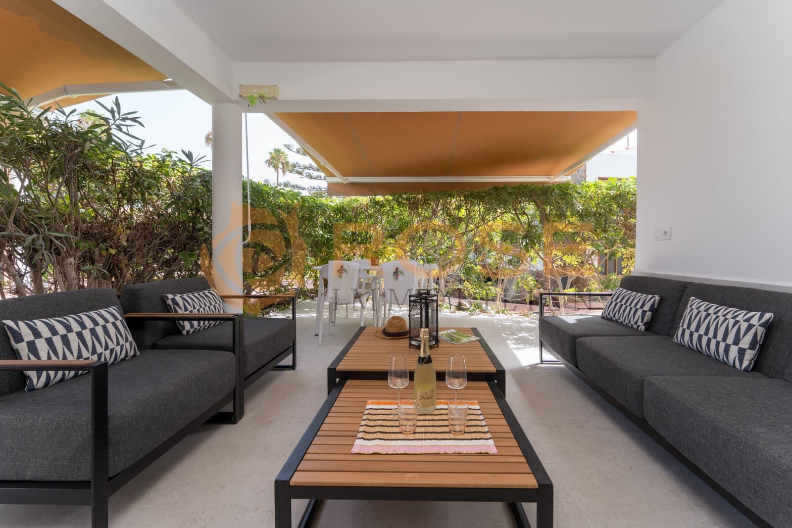 2 bedroom Bungalow for sale in Maspalomas with pool garage - € 475,000 (Ref: 9989931)