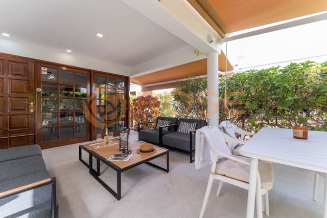 2 bedroom Bungalow for sale in Maspalomas, San Bartolomé de Tirajana with pool garage - € 475,000 (Ref: 9989931)