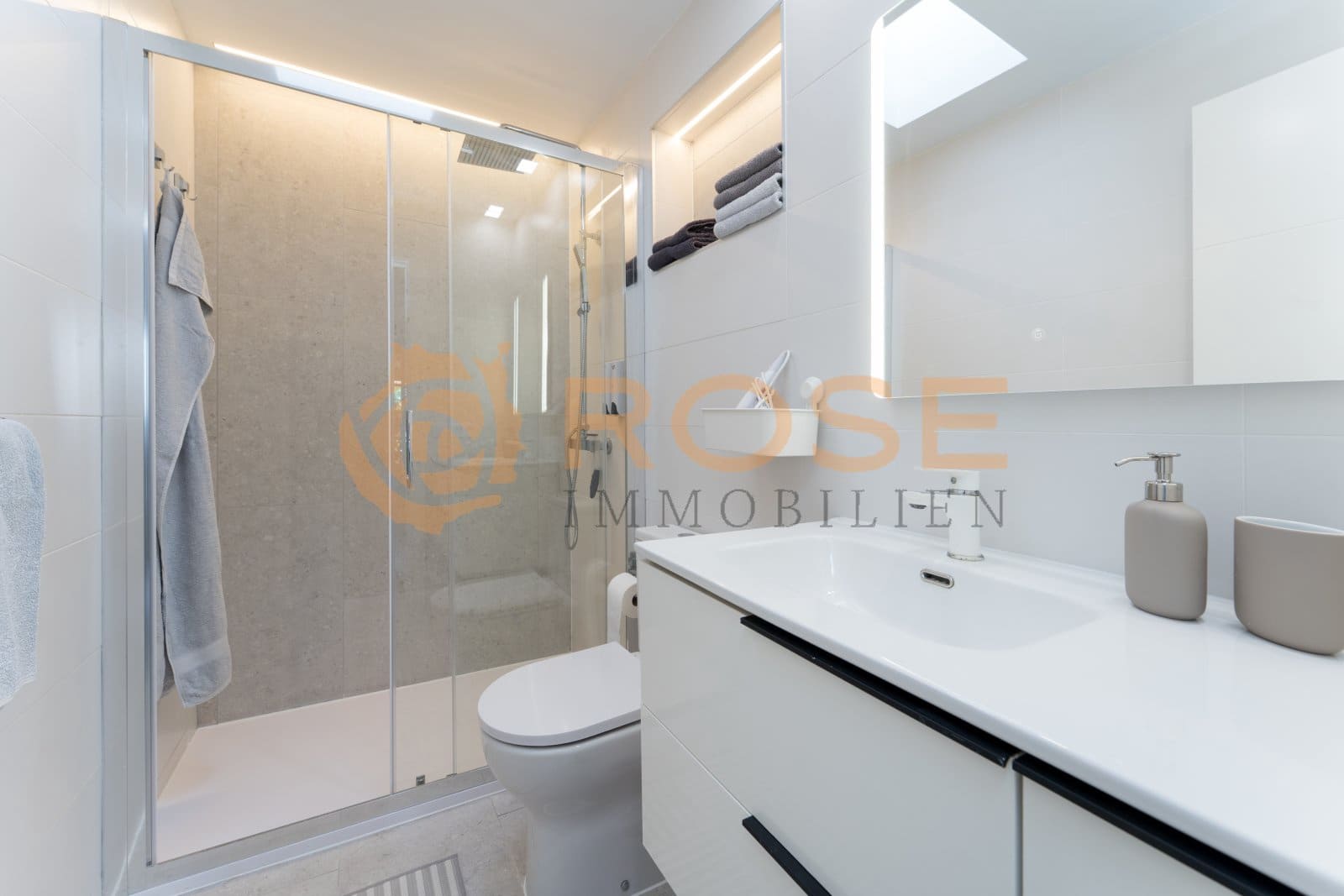 2 bedroom Bungalow for sale in Maspalomas with pool garage - € 475,000 (Ref: 9989931)