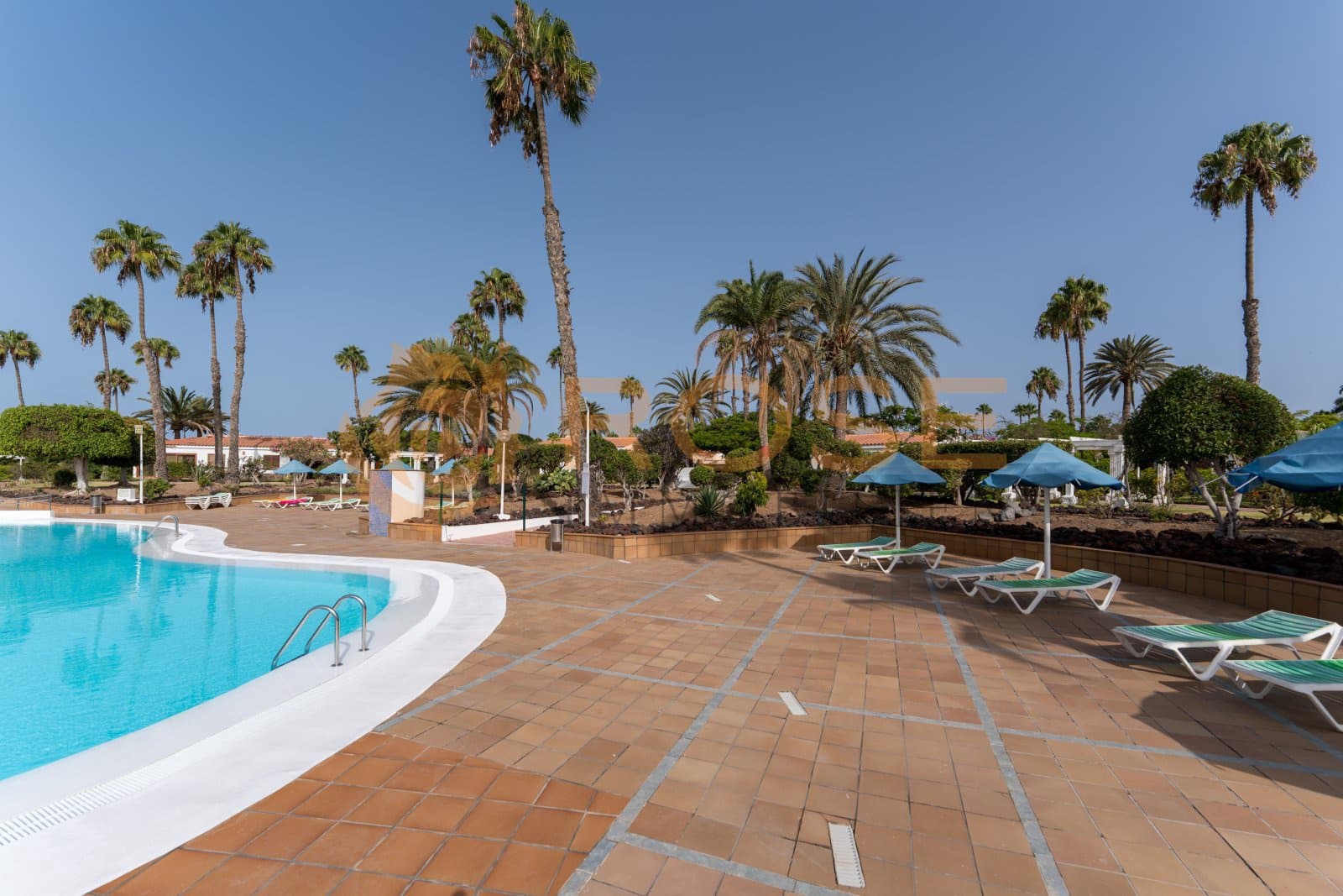 2 bedroom Bungalow for sale in Maspalomas with pool garage - € 475,000 (Ref: 9989931)