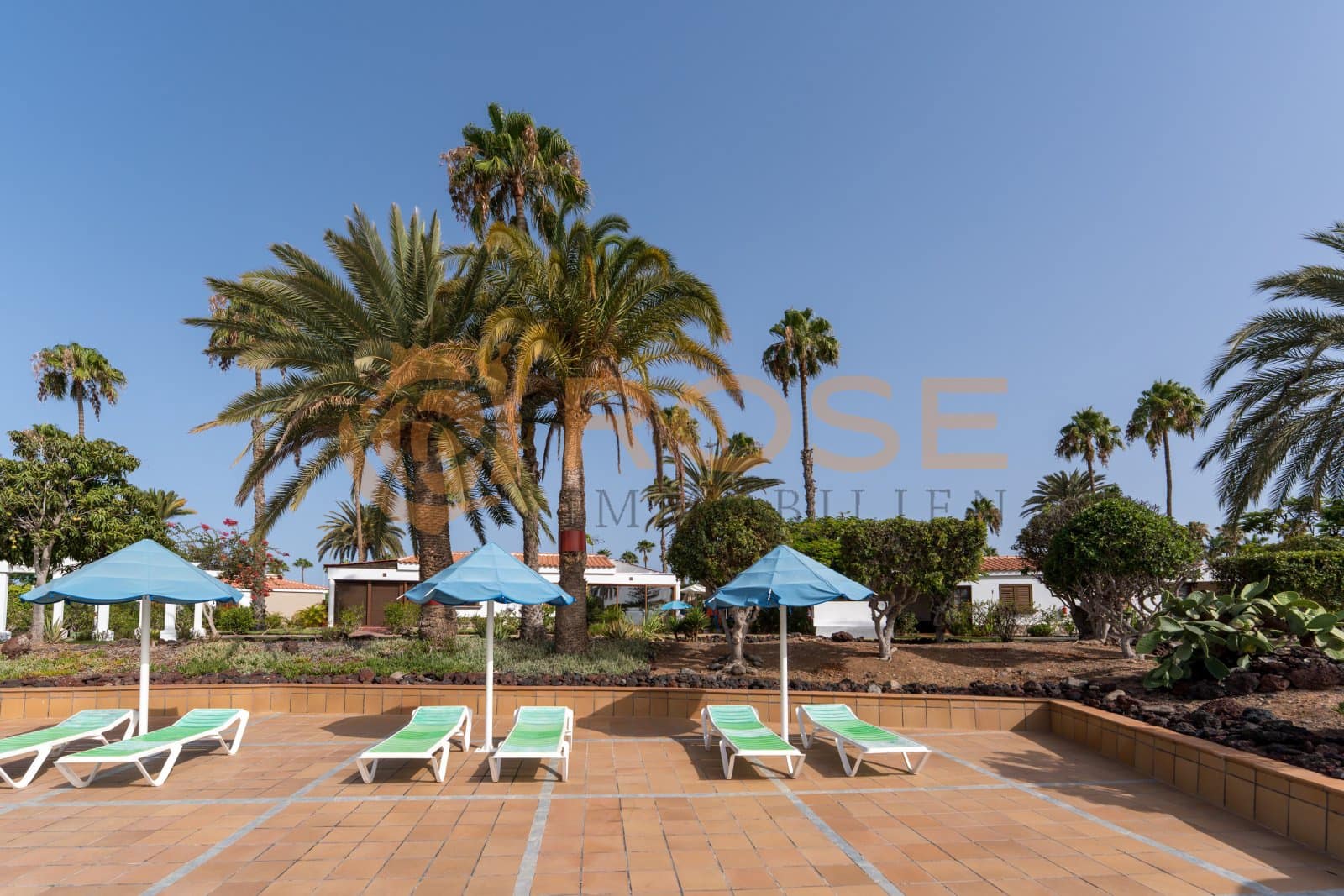 2 bedroom Bungalow for sale in Maspalomas with pool garage - € 475,000 (Ref: 9989931)
