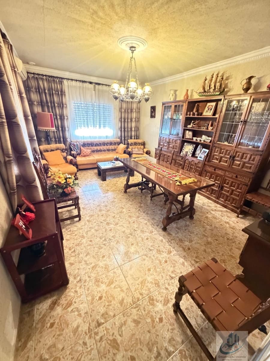4 bedroom Villa for sale in Chiclana de la Frontera with garage - € 415,000 (Ref: 10106593)