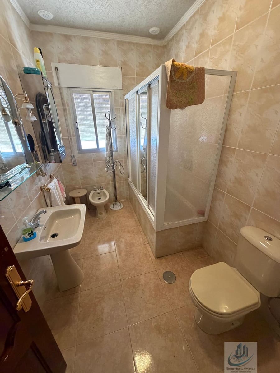 4 bedroom Villa for sale in Chiclana de la Frontera with garage - € 415,000 (Ref: 10106593)