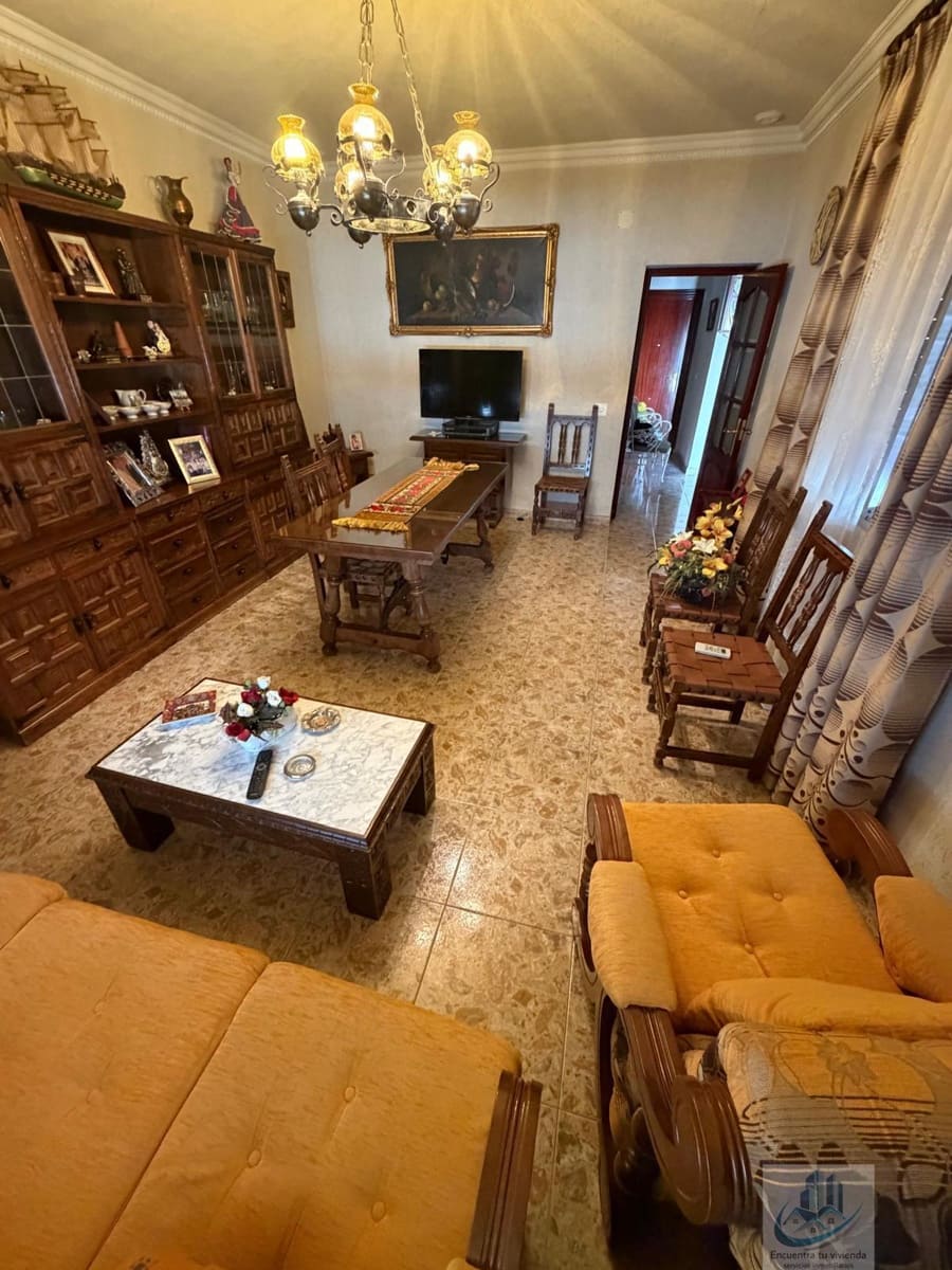 4 bedroom Villa for sale in Chiclana de la Frontera with garage - € 415,000 (Ref: 10106593)