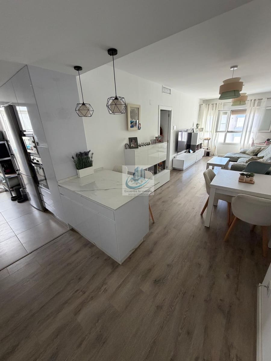 Piso de 3 habitaciones en San Fernando en venta con piscina garaje - 299.000 € (Ref: 10186178)