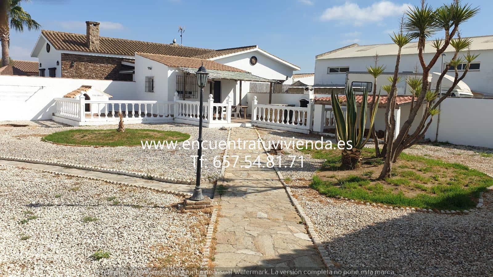 3 bedroom Villa for sale in Chiclana de la Frontera with pool €