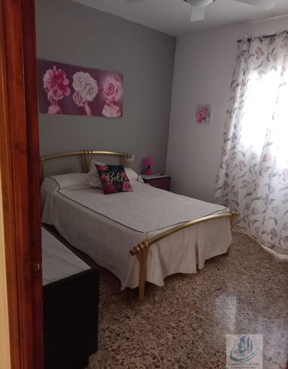 4 slaapkamer Villa te koop in Chiclana de la Frontera met zwembad - € 320.000 (Ref: 7716409)