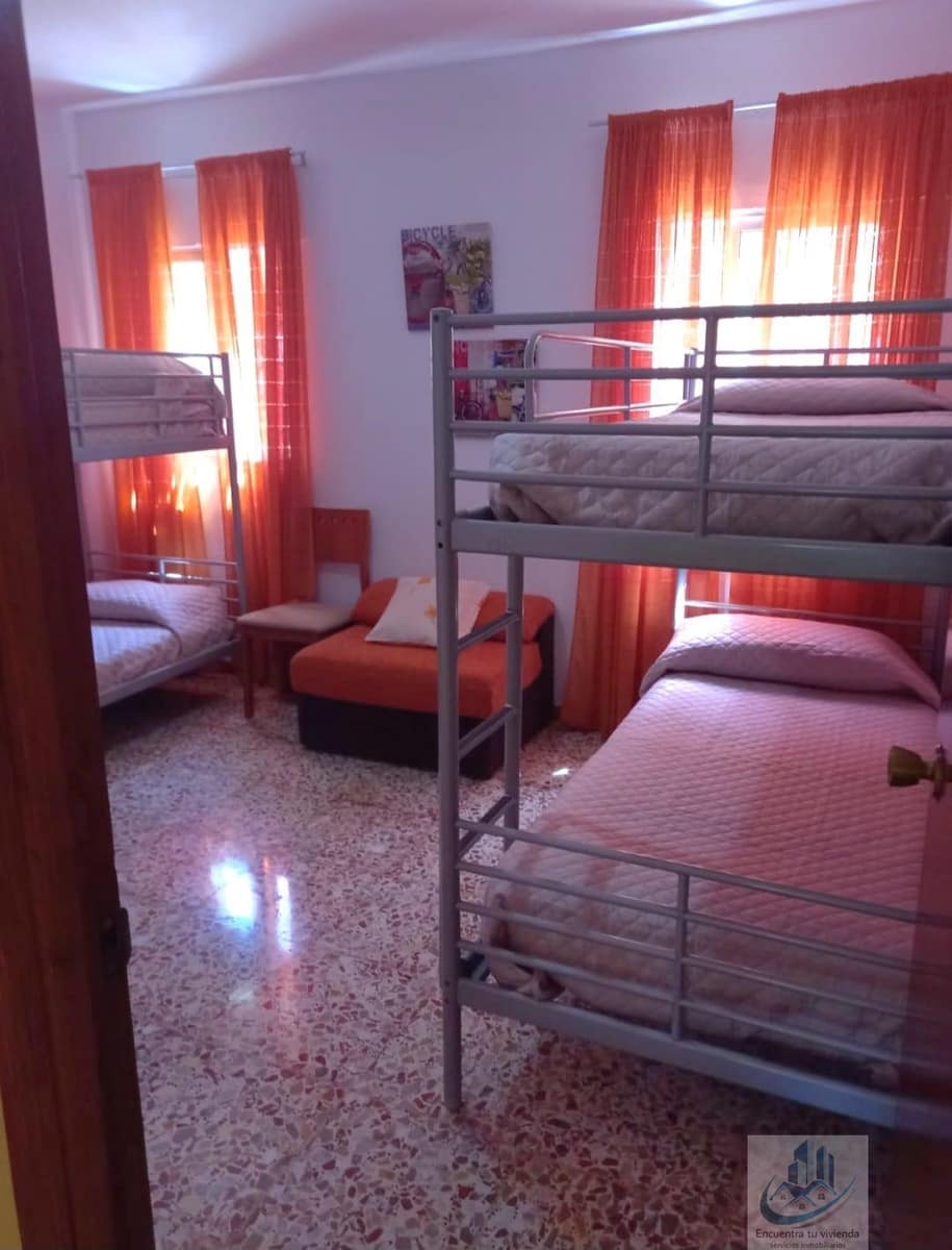 4 slaapkamer Villa te koop in Chiclana de la Frontera met zwembad - € 320.000 (Ref: 7716409)