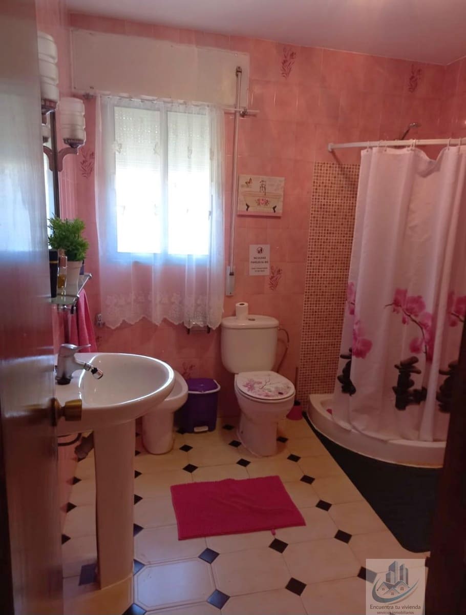 4 slaapkamer Villa te koop in Chiclana de la Frontera met zwembad - € 320.000 (Ref: 7716409)