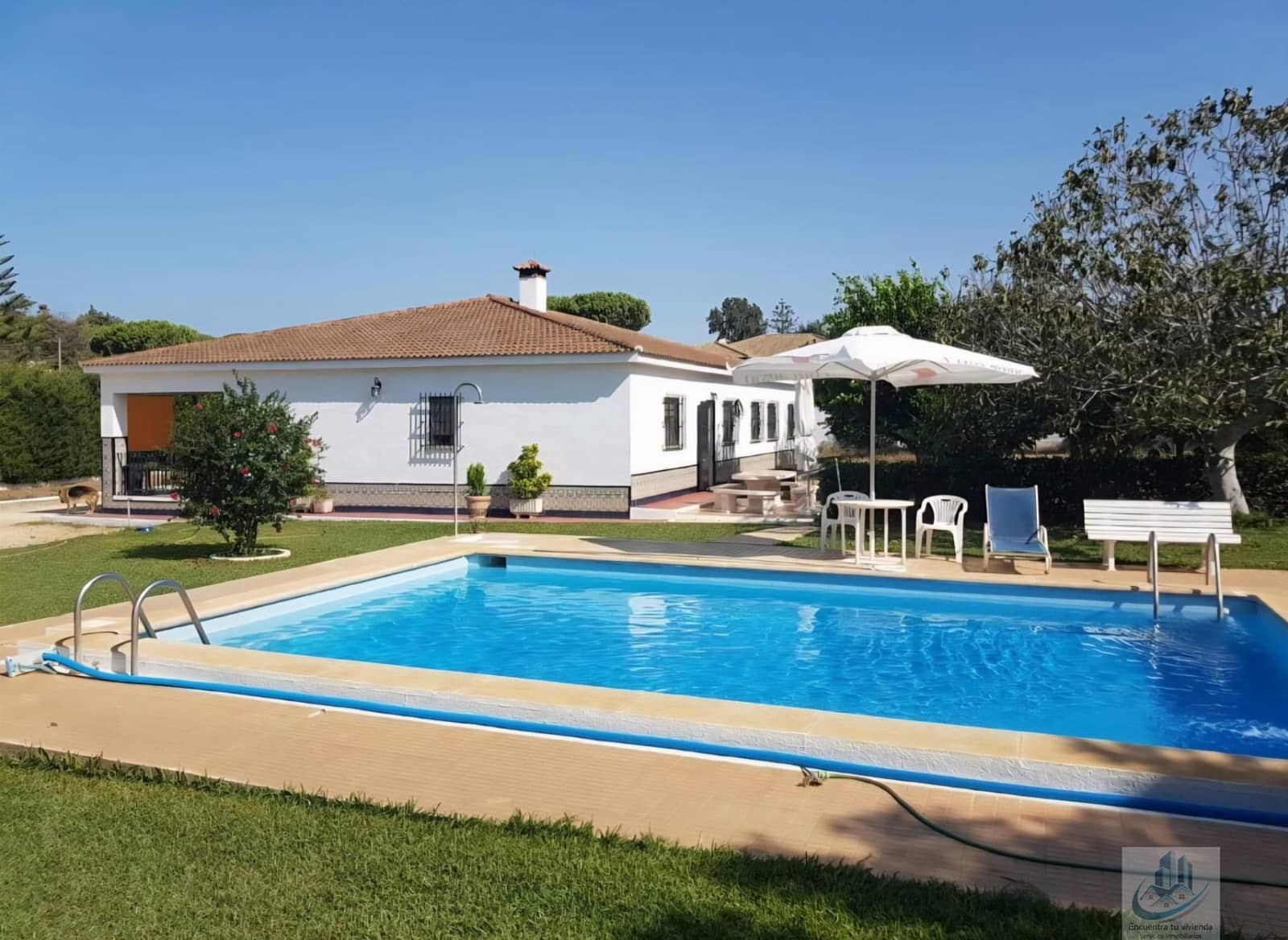 4 slaapkamer Villa te koop in Chiclana de la Frontera met zwembad - € 320.000 (Ref: 7716409)