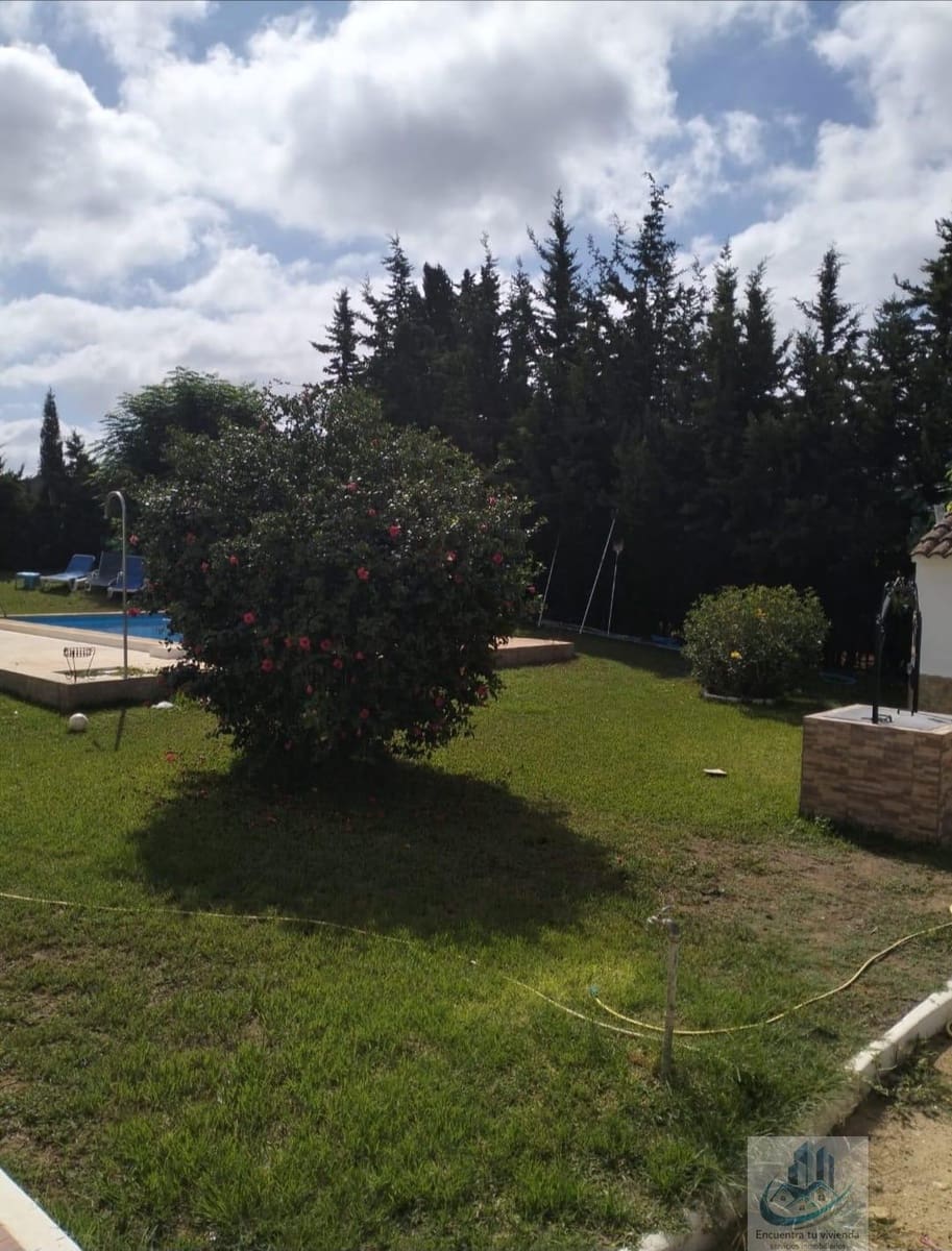 4 slaapkamer Villa te koop in Chiclana de la Frontera met zwembad - € 320.000 (Ref: 7716409)
