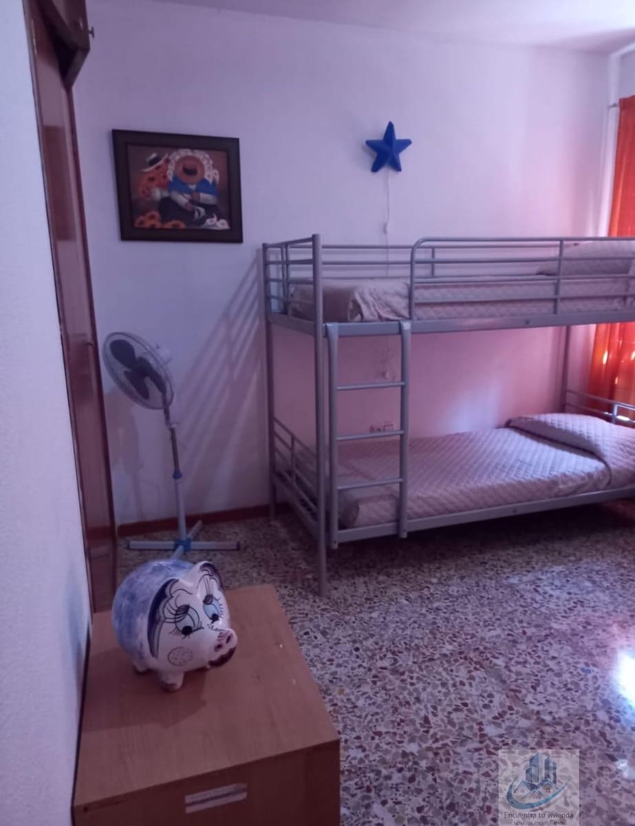 4 slaapkamer Villa te koop in Chiclana de la Frontera met zwembad - € 320.000 (Ref: 7716409)