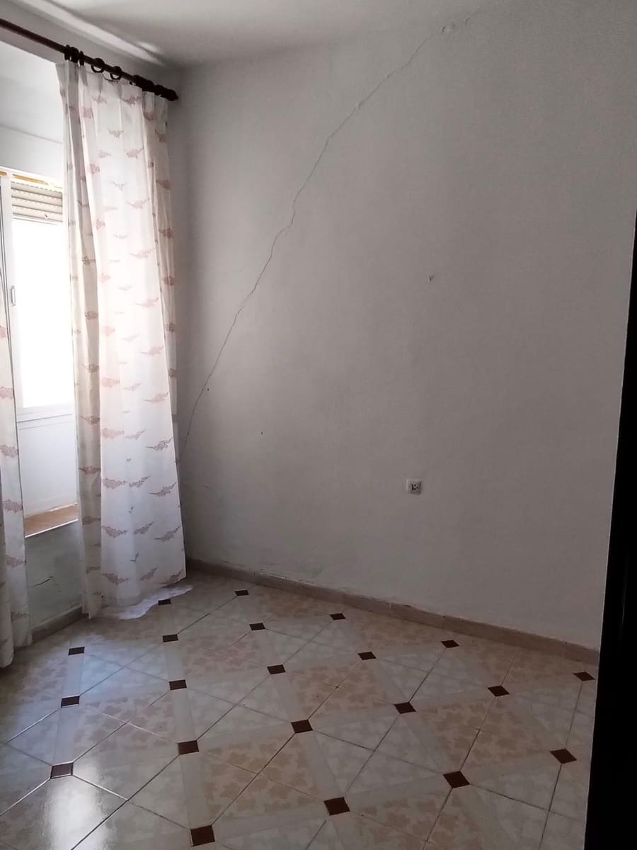 5 soveværelse Byhus til salg i San Fernando - € 259.900 (Ref: 7734755)