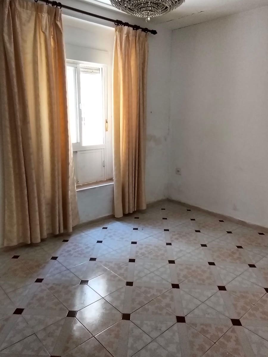 5 soveværelse Byhus til salg i San Fernando - € 259.900 (Ref: 7734755)