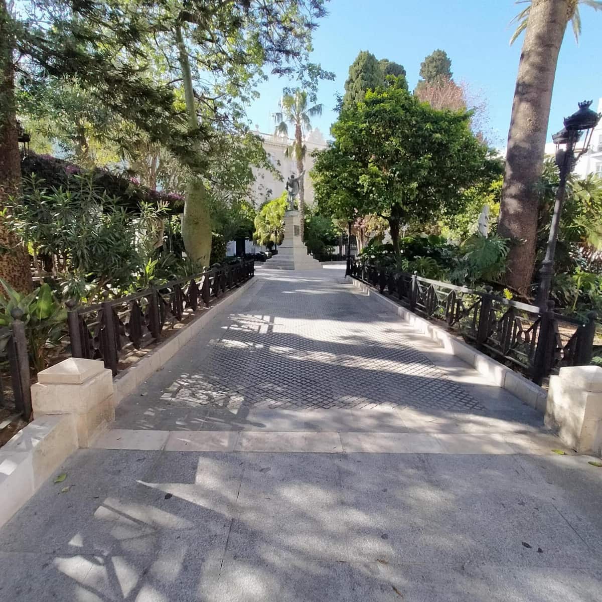 2 soveværelse Lejlighed til salg i Cadiz by - € 245.000 (Ref: 8242482)