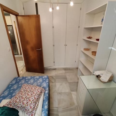 2 soveværelse Lejlighed til salg i Centro Histórico, Cádiz by - € 245.000 (Ref: 8242482)