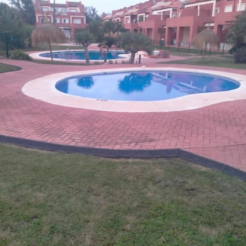 5 soveværelse Villa til salg i Sotogrande Costa, San Roque med swimmingpool garage - € 425.000 (Ref: 8535701)