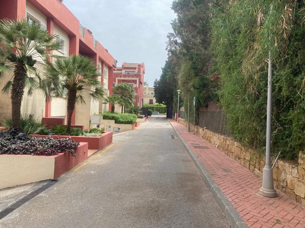 5 soveværelse Villa til salg i Sotogrande med swimmingpool garage - € 425.000 (Ref: 8535701)