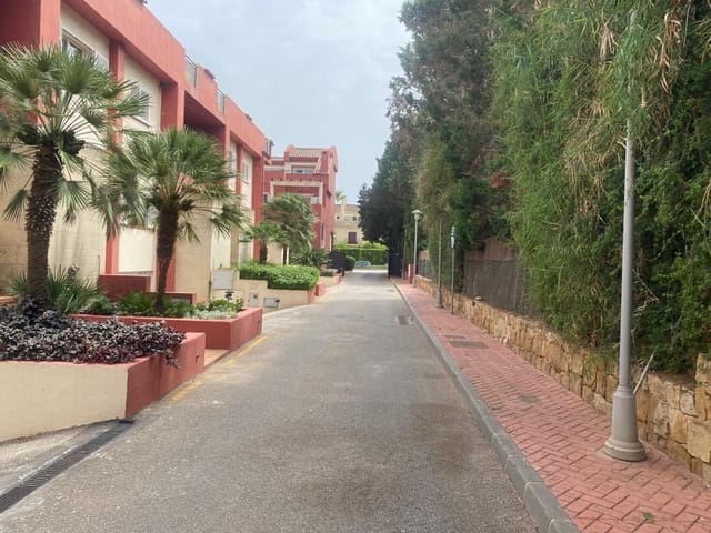 5 soveværelse Villa til salg i Sotogrande Costa, San Roque med swimmingpool garage - € 425.000 (Ref: 8535701)