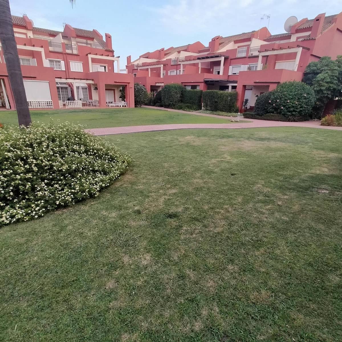 5 soveværelse Villa til salg i Sotogrande med swimmingpool garage - € 425.000 (Ref: 8535701)