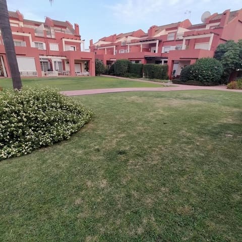 5 soveværelse Villa til salg i Sotogrande Costa, San Roque med swimmingpool garage - € 425.000 (Ref: 8535701)