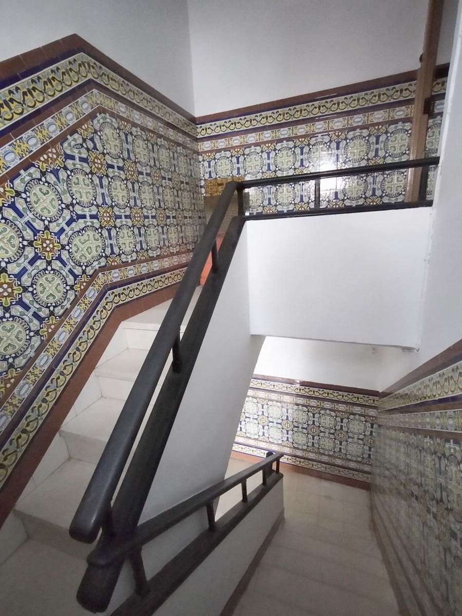 6 soveværelse Byhus til salg i San Fernando med garage - € 290.000 (Ref: 8763457)