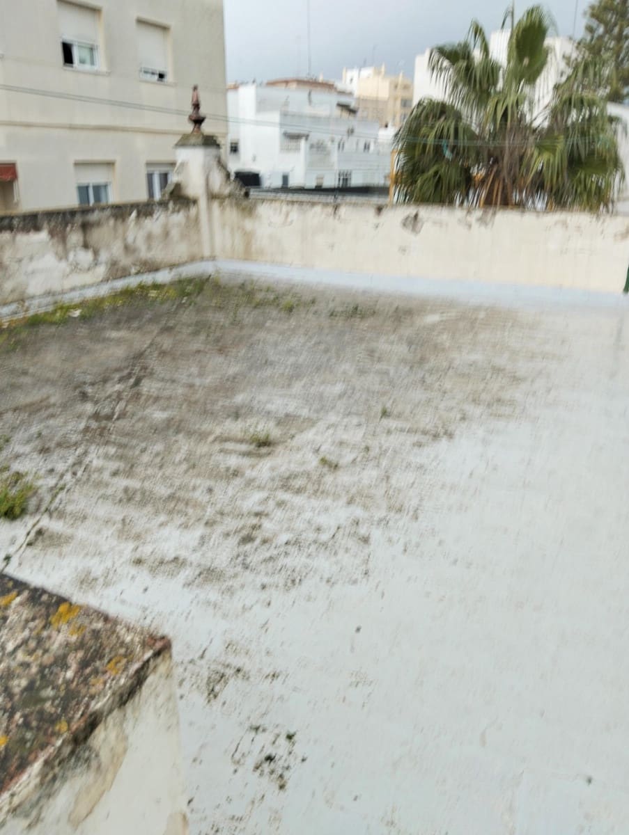 6 soveværelse Byhus til salg i San Fernando med garage - € 290.000 (Ref: 8763457)