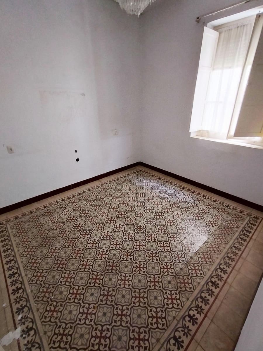 6 soveværelse Byhus til salg i San Fernando med garage - € 290.000 (Ref: 8763457)