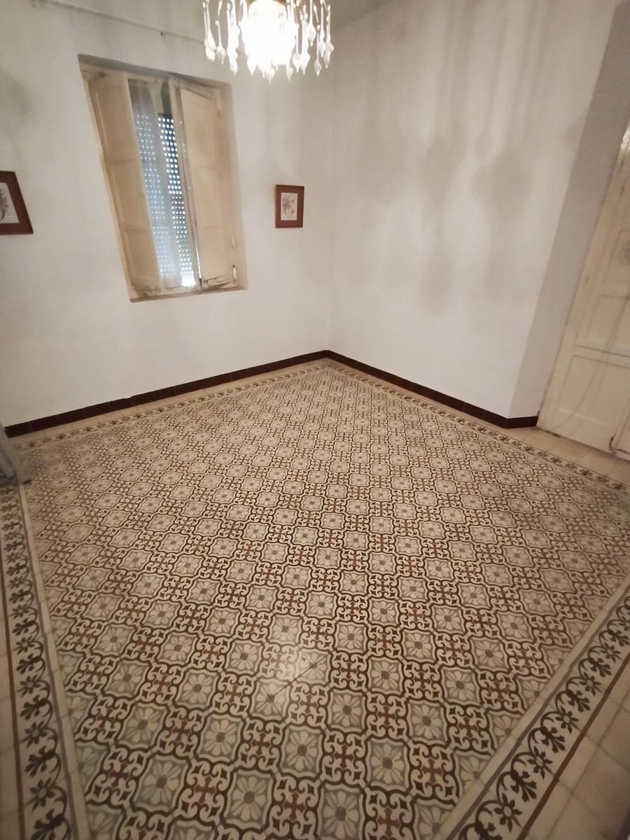 6 soveværelse Byhus til salg i San Fernando med garage - € 290.000 (Ref: 8763457)